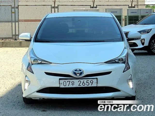 Toyota Prius 4 1.8 E