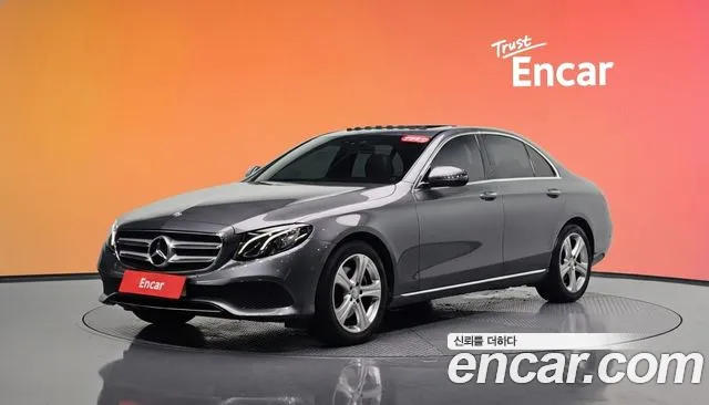 Mercedes-Benz E- W213 E200