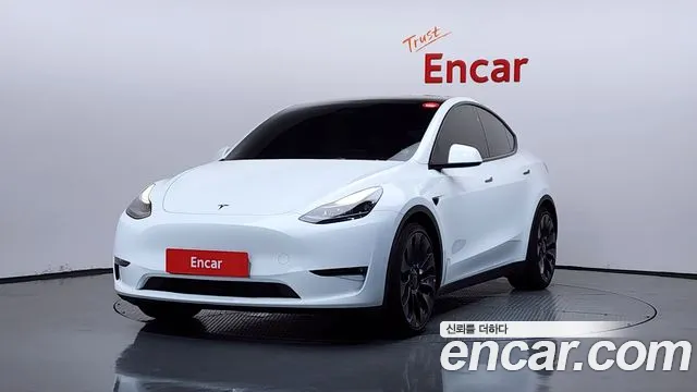 Tesla Y AWD