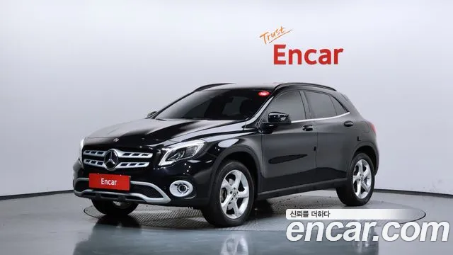 Mercedes-Benz GLA- X156 GLA220