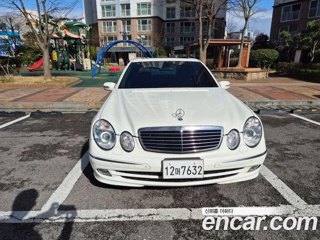 Mercedes-Benz E- W211 E200K