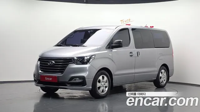 Hyundai The New Grand Starex 12