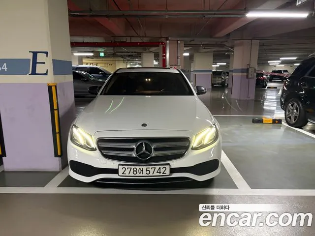 Mercedes-Benz E- W213 E200