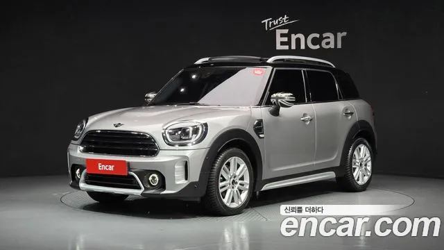 MINI Cooper Countryman 2