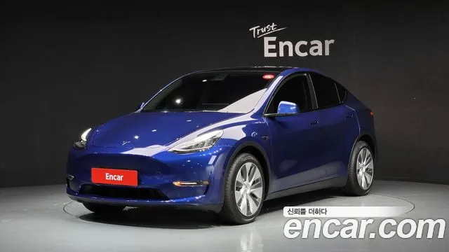 Tesla Y AWD