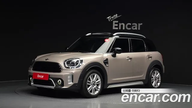 MINI Cooper Countryman 2