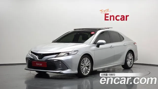 Toyota Camry (XV70) 2.5