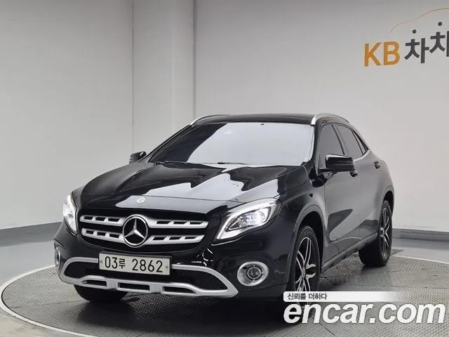 Mercedes-Benz GLA- X156 GLA220 Premium
