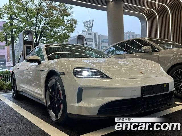 Porsche Taycan 4S