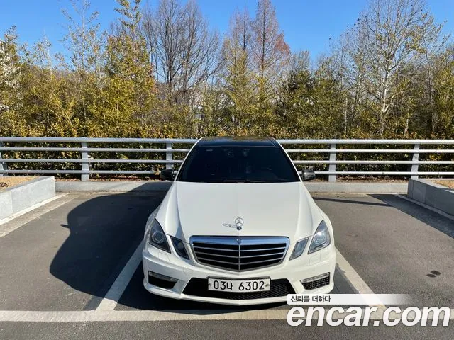 Mercedes-Benz E- W212 E63 AMG