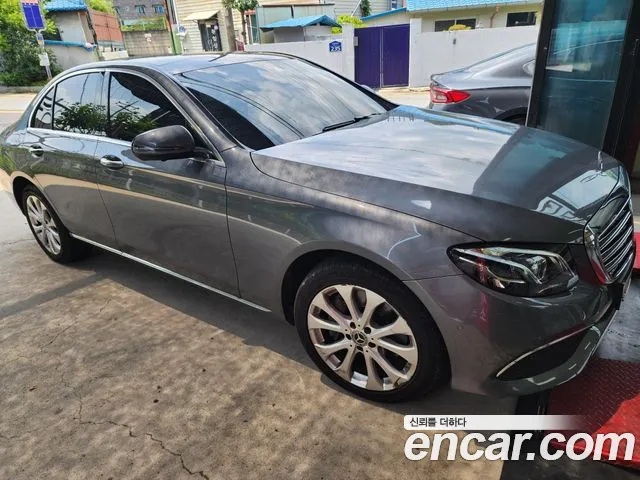 Mercedes-Benz E- W213 E300 4MATIC Exclusive