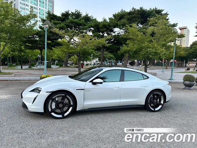 Porsche Taycan 4S