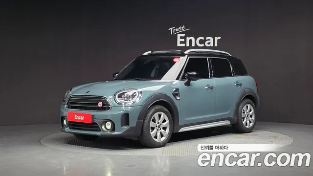MINI Cooper Countryman 2