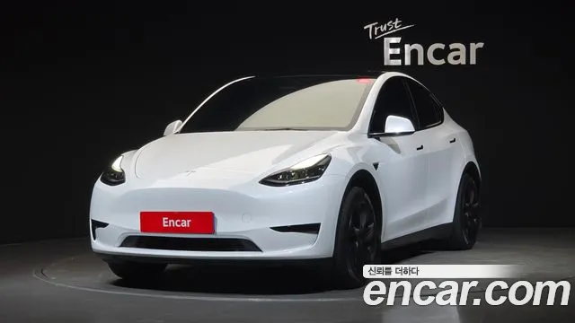 Tesla Y RWD