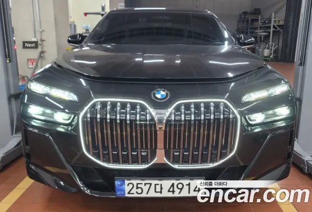 BMW 7 (G70) 740i sDrive M