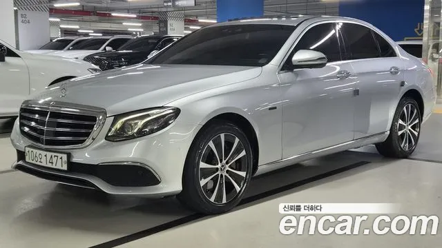 Mercedes-Benz E- W213 E300e 4MATIC Exclusive