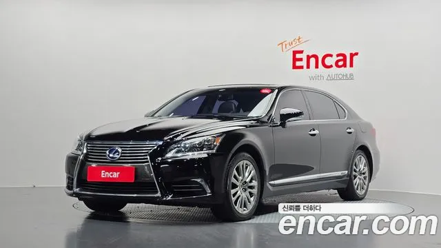 Lexus LS600hL 5 Ottoman XF40