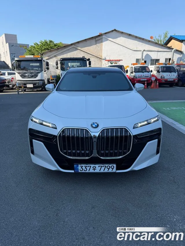 BMW 7 (G70) 740i sDrive M
