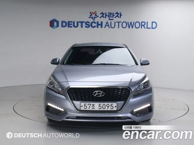 Hyundai LF Sonata Hybrid 2.0 HEV