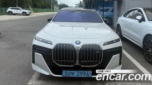BMW i7 (G70) M70 xDrive M