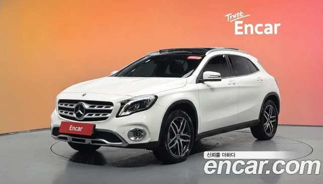 Mercedes-Benz GLA- X156 GLA220 Premium