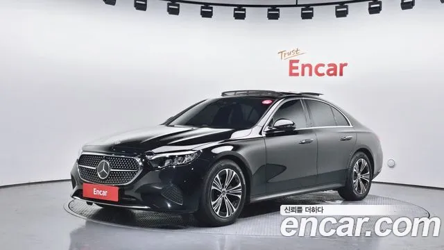 Mercedes-Benz E- W214 E200