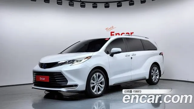 Toyota 4 2.5 Hybrid 2WD