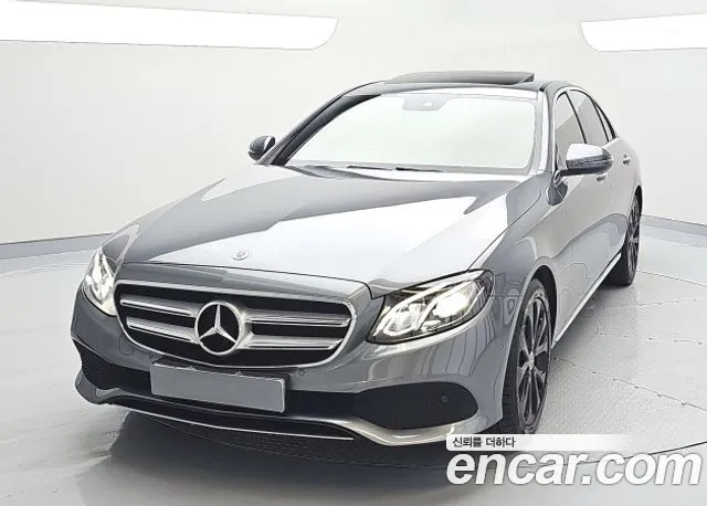 Mercedes-Benz E- W213 E200