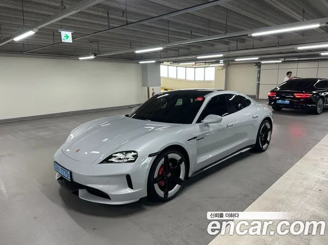 Porsche Taycan 4S
