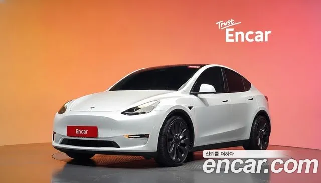 Tesla Y AWD