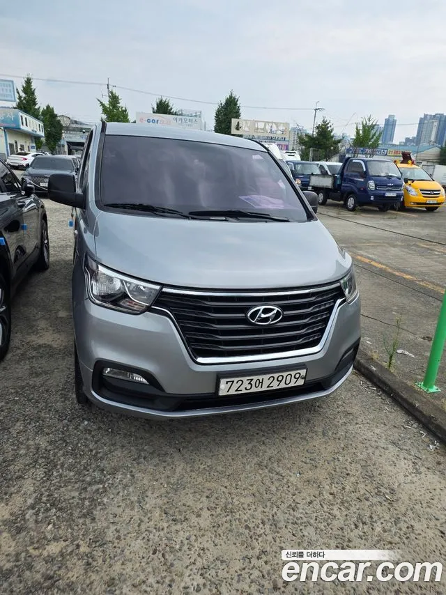 Hyundai The New Grand Starex 11