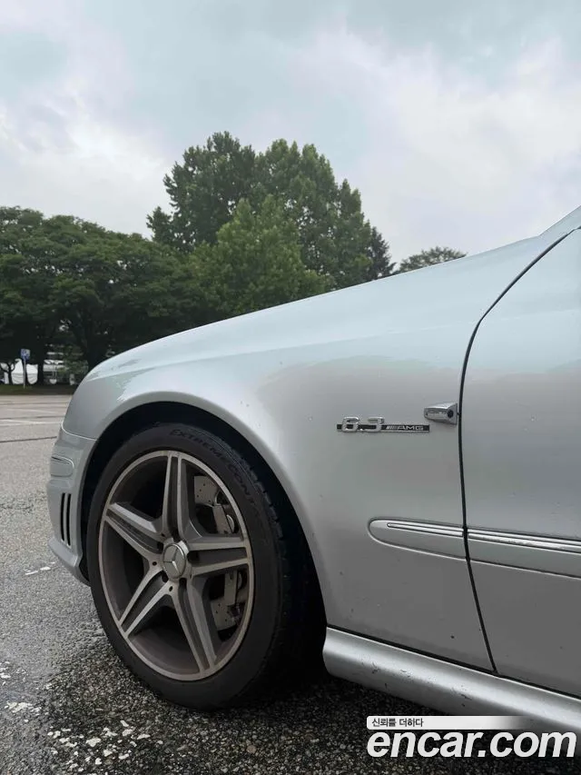 Mercedes-Benz E- W211 E63 AMG