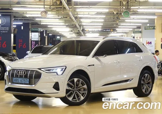 Audi e- 55