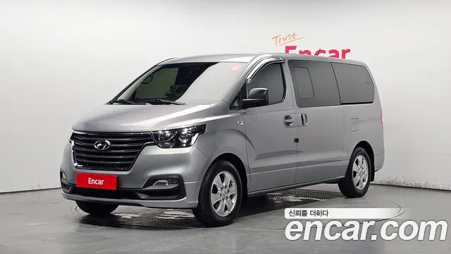Hyundai The New Grand Starex 12