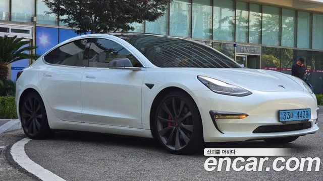 Tesla 3 AWD
