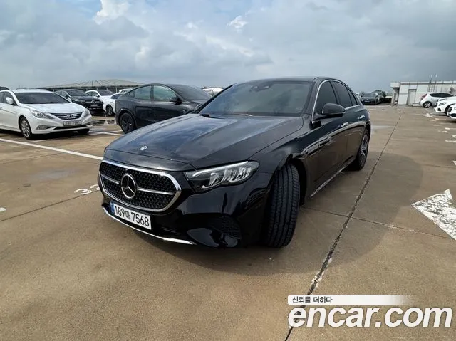 Mercedes-Benz E- W214 E200