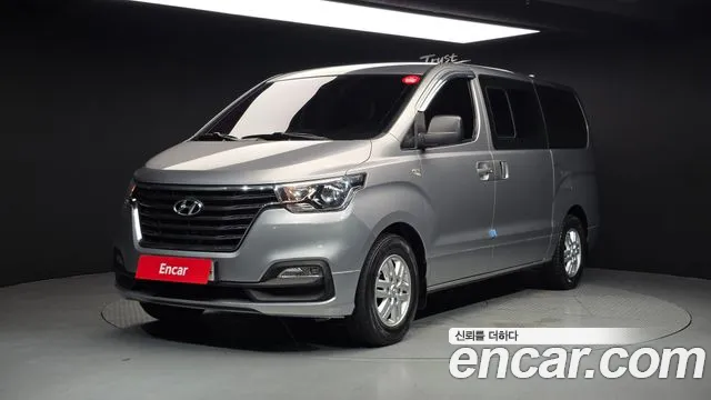 Hyundai The New Grand Starex 5