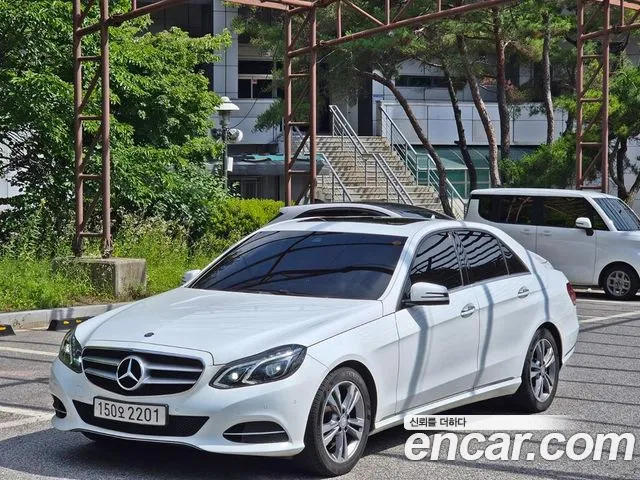 Mercedes-Benz E- W212 E220