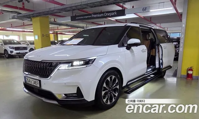 Kia Carnival 4 Gasoline 7 Signature