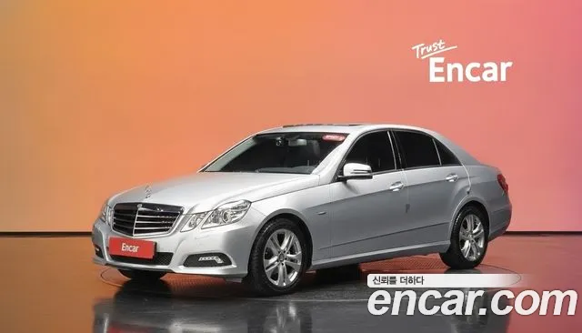 Mercedes-Benz E- W212 E200 CGI