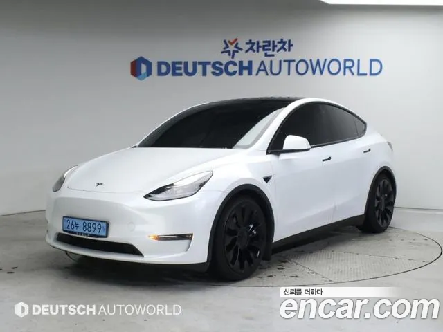 Tesla Y AWD