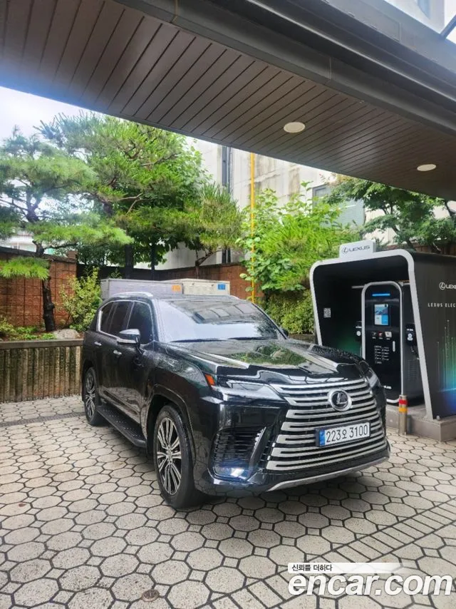 Lexus LX 4 700h