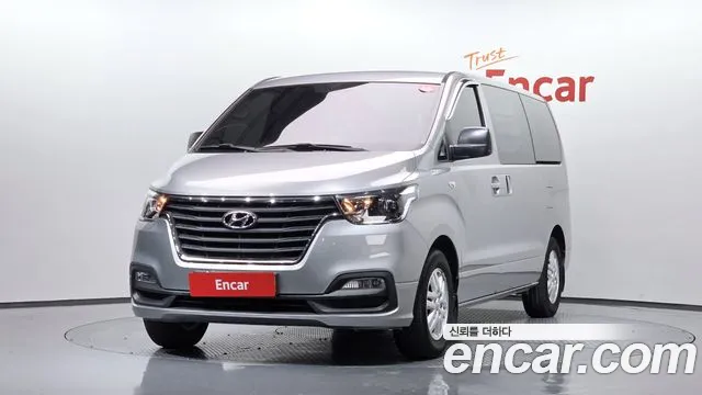 Hyundai The New Grand Starex 3