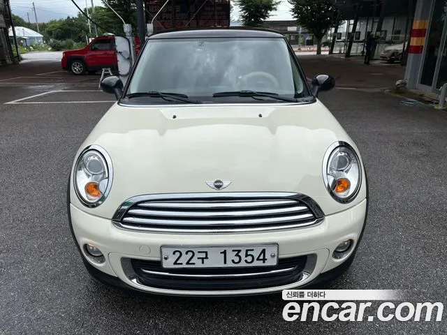 MINI Cooper Base 2