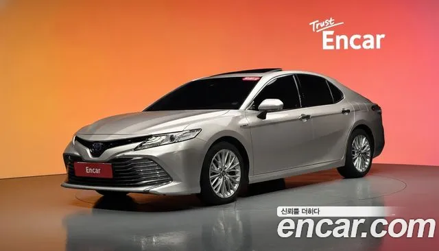 Toyota Camry (XV70) 2.5 XLE Hybrid