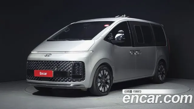 Hyundai Staria 4WD 9 Prestige