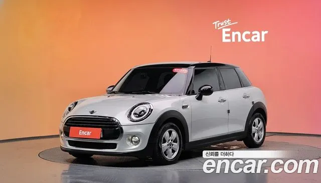 MINI Cooper 5 Base 3