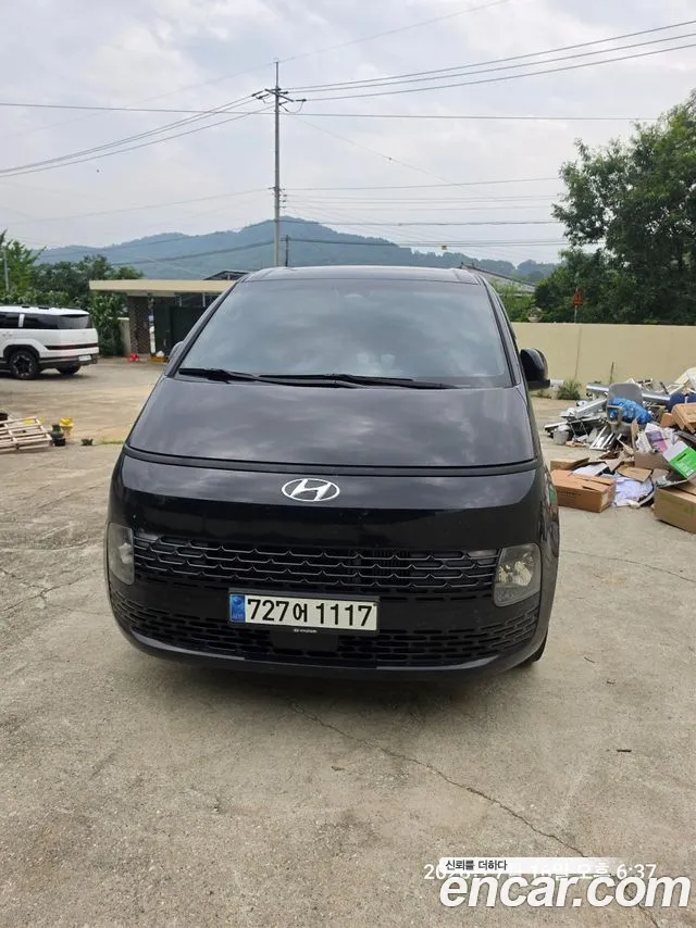 Hyundai Staria 4WD 11