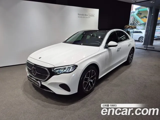 Mercedes-Benz E- W214 E200