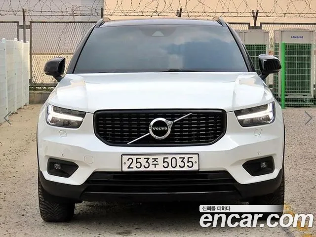 Volvo XC40 T4 R-
